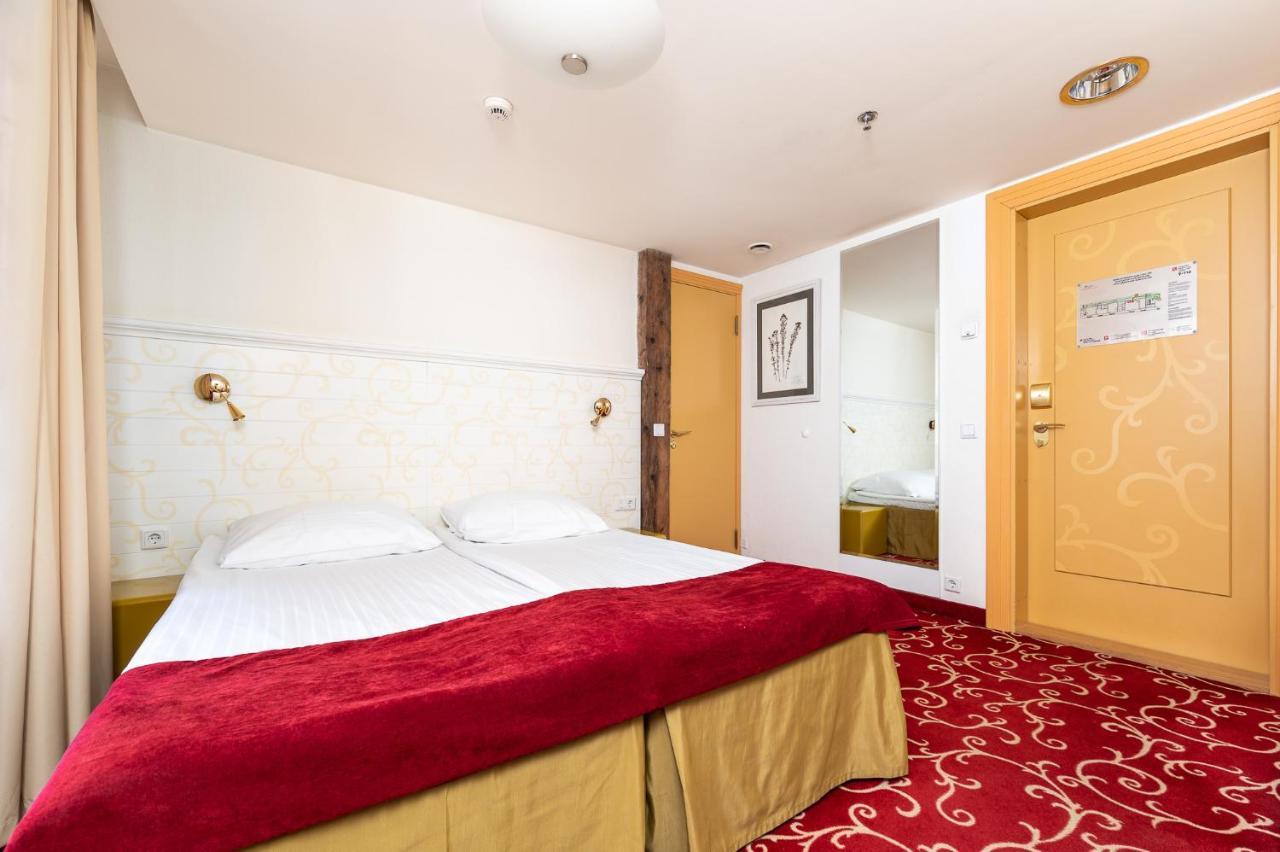 เมอริตัน โอลด์ทาวน์ การ์เดน โฮเต็ล Hotel ทาลลินน์ ภายนอก รูปภาพ